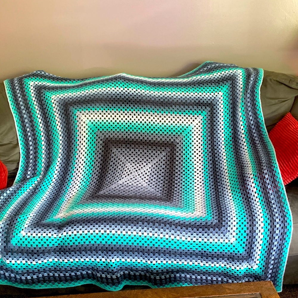 Handmade blanket - Picture 1 of 2